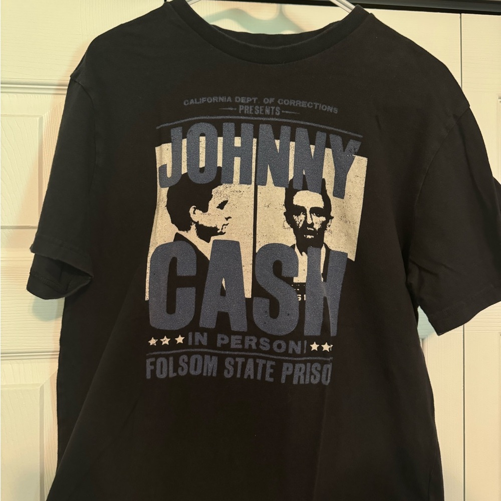 johnny cash black graphic tee